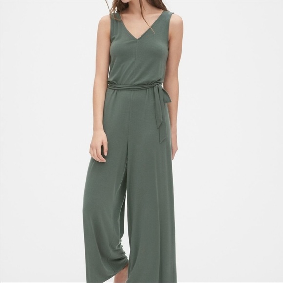 NWT Gap stretch jumpsuit - Picture 1 of 7